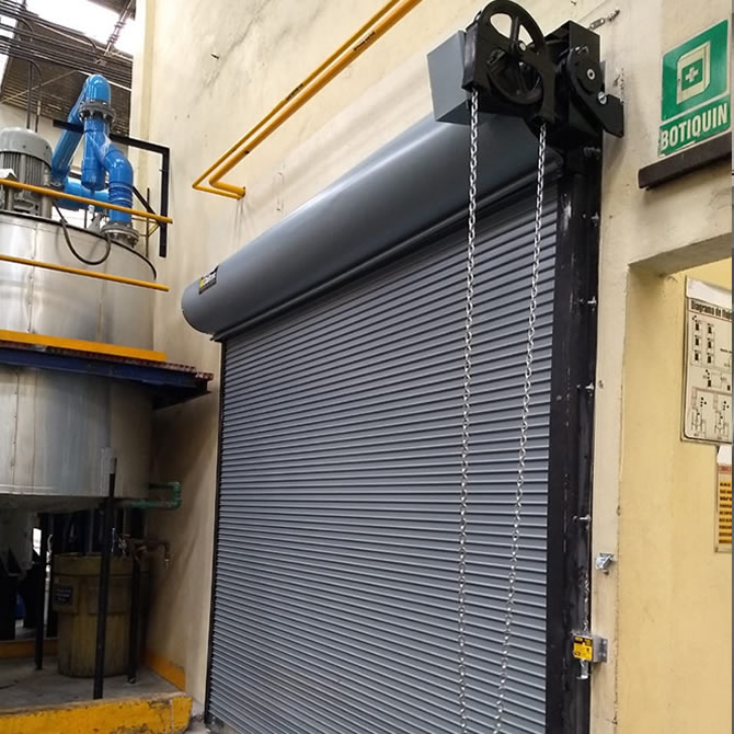 Arreglo de Cortinas metálicas